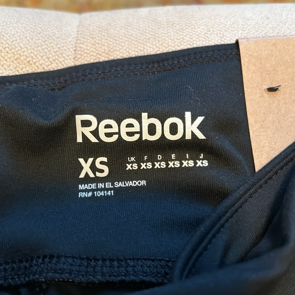 NWT Reebok- performance tight fit, speed, wick sport, leggings, size extra small - Picture 6 of 6